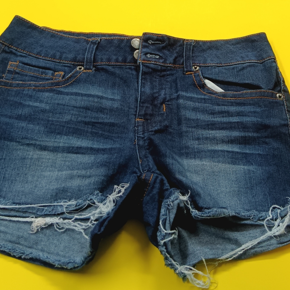 Rue 21 distressed shorts, size 5/6